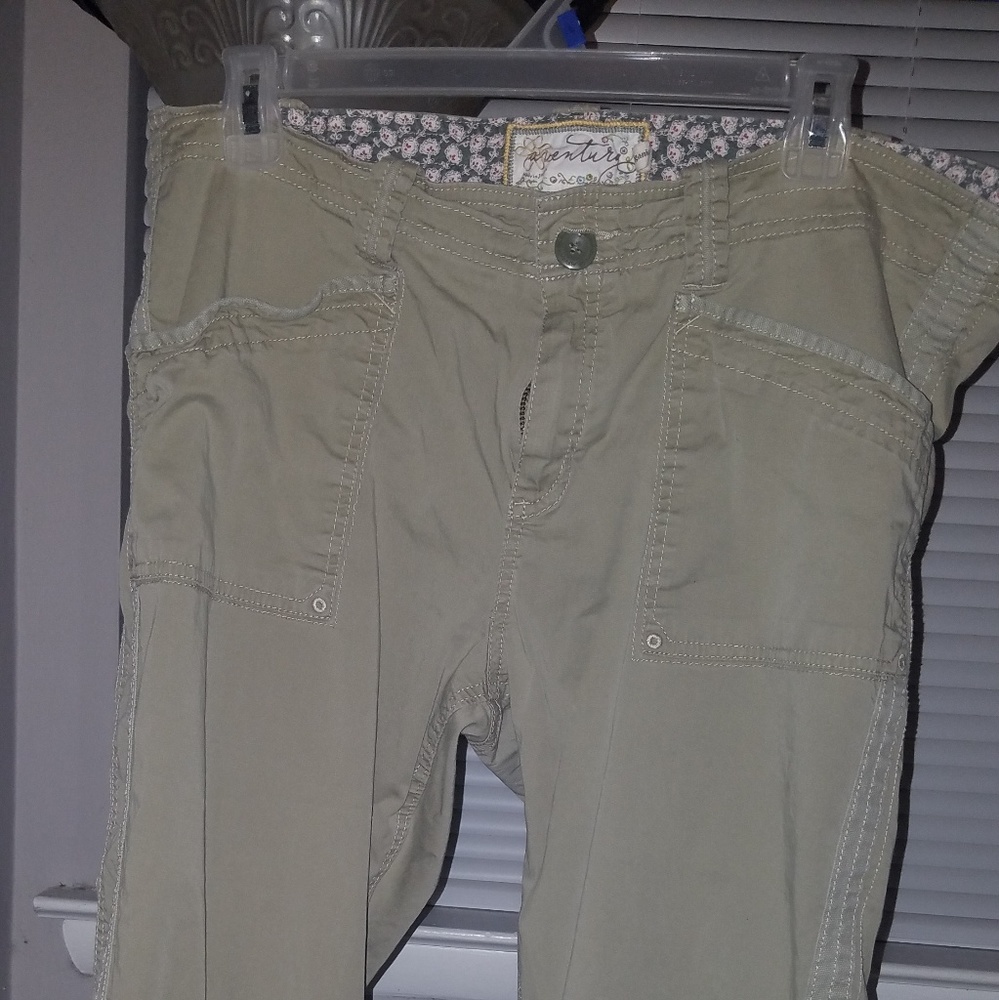 Aventura Capris